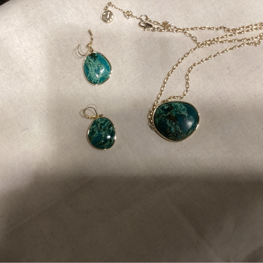 Gold-Tone Necklace with Teal Stone Pendant